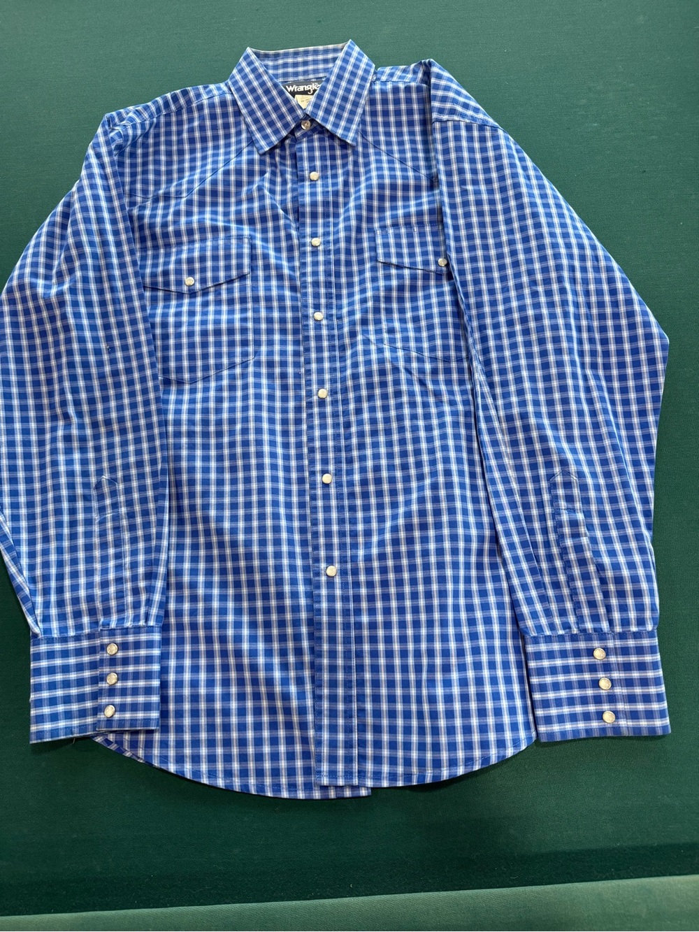 Wrangler Blue & White Plaid Long-Sleeve Button-Down Shirt